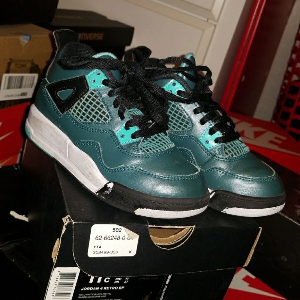 Teal 4s